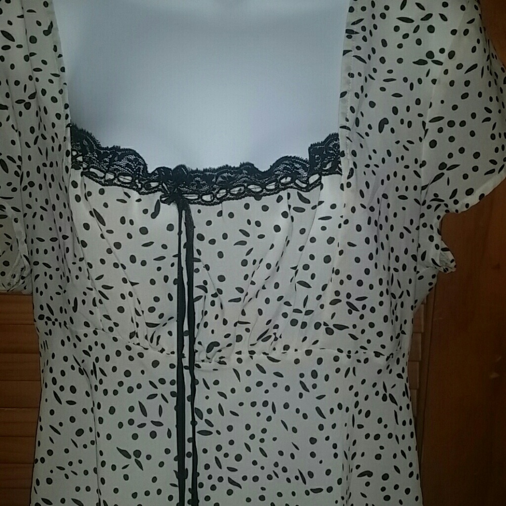 Top - Picture 2 of 4